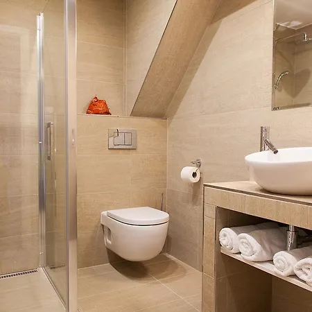 Apartman 1 *